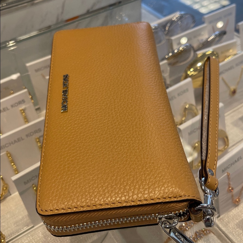 MICHAEL KORS Lg Pebbled Leather Continental Wallet Wristlet Phone Holder 
Peanut - Picture 6 of 16
